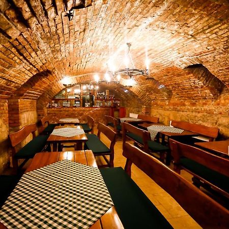 Un Pizzico Di Italiano Etterem Es Panzio Bed & Breakfast Mestecǎneşti Exterior foto