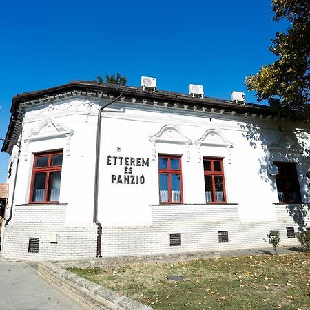 Un Pizzico Di Italiano Etterem Es Panzio Bed & Breakfast Mestecǎneşti Exterior foto