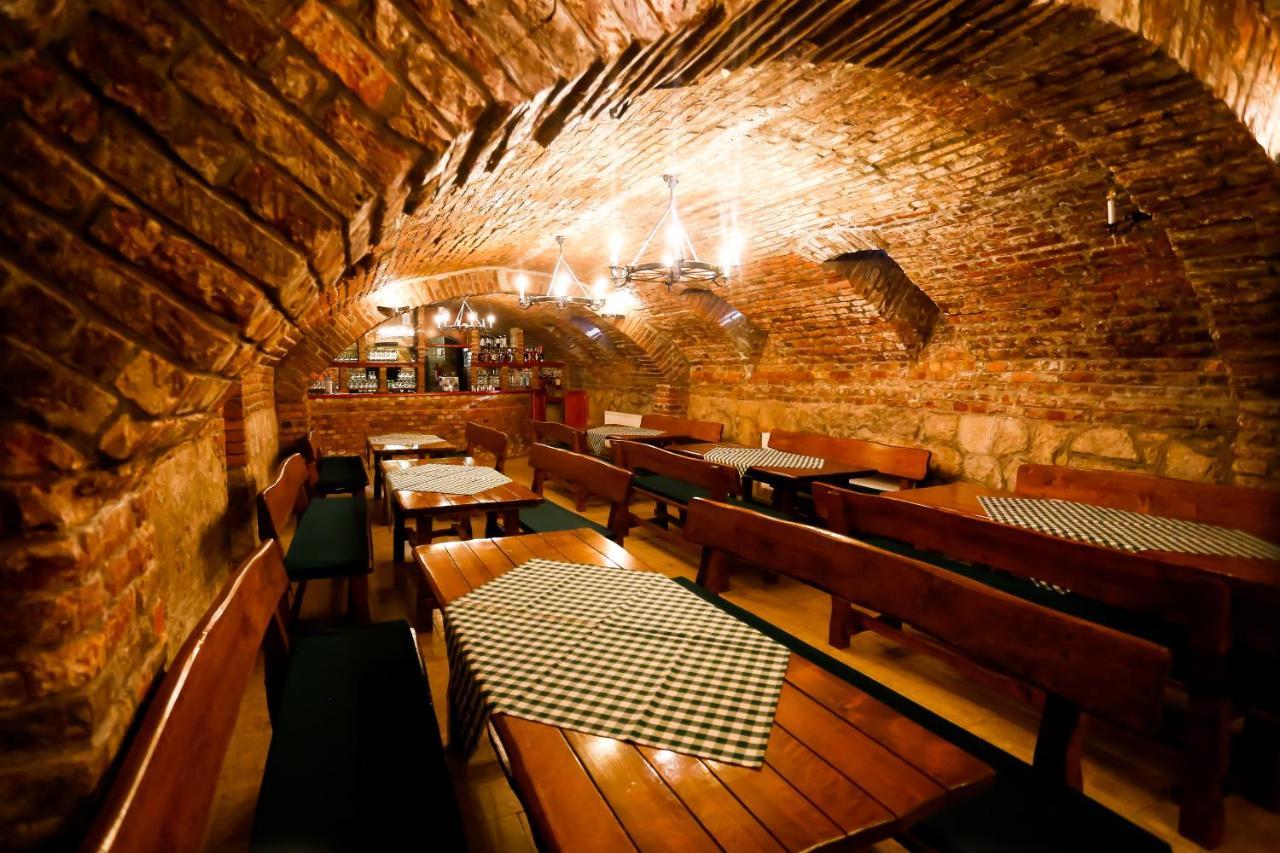 Un Pizzico Di Italiano Etterem Es Panzio Bed & Breakfast Mestecǎneşti Exterior foto