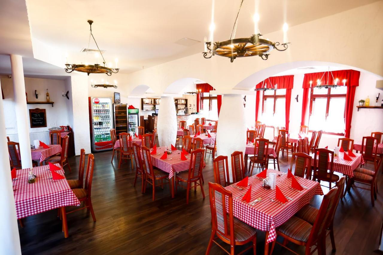 Un Pizzico Di Italiano Etterem Es Panzio Bed & Breakfast Mestecǎneşti Exterior foto