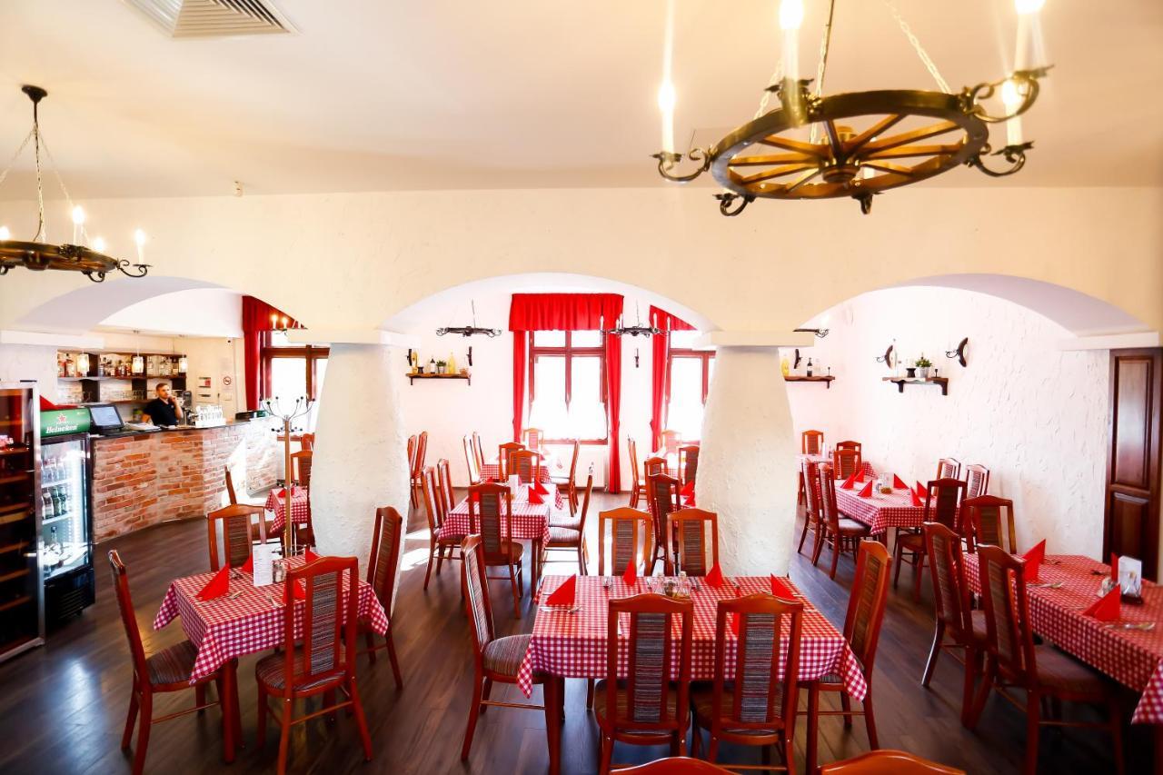 Un Pizzico Di Italiano Etterem Es Panzio Bed & Breakfast Mestecǎneşti Exterior foto