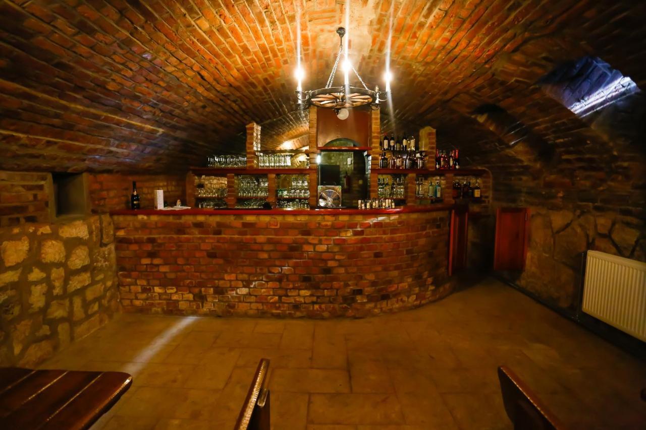 Un Pizzico Di Italiano Etterem Es Panzio Bed & Breakfast Mestecǎneşti Exterior foto